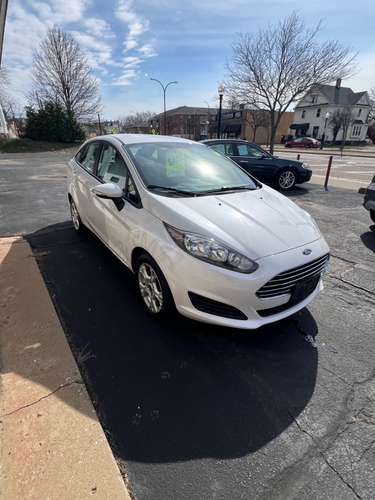 2016 Ford Fiesta SE - Photo 6