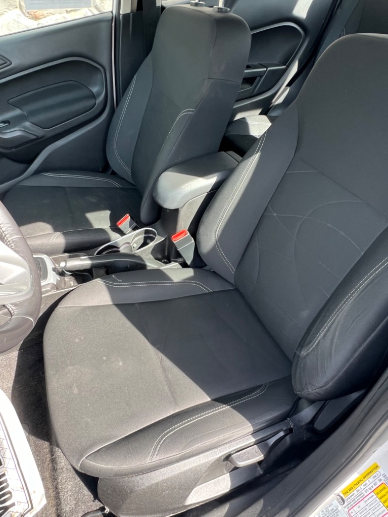 2016 Ford Fiesta SE - Photo 8